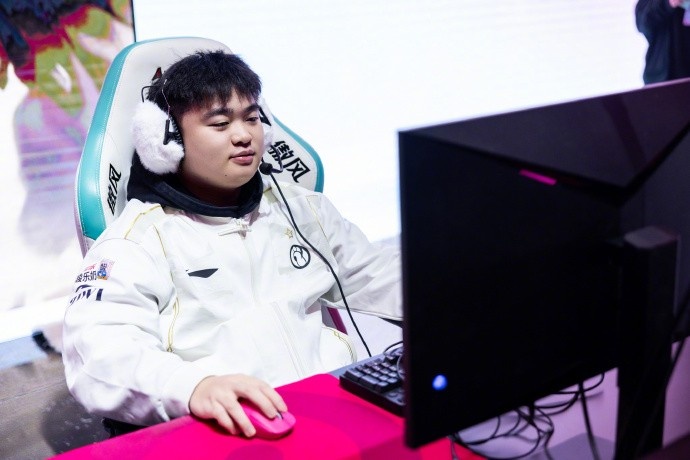 IG发布对阵LNG赛前返图：新年第一战，加油！